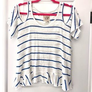 Chaser Linen Ruffle Back Top